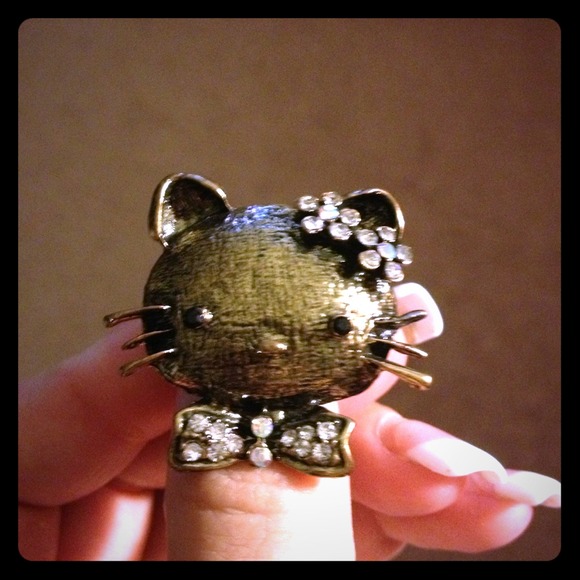 Adjustable hello Kitty ring W/ CZ embellishment💖