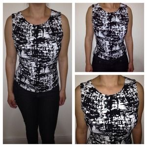 ⚡COMING SOON⚡CALVIN KLEIN BLACK AND WHITE TOP