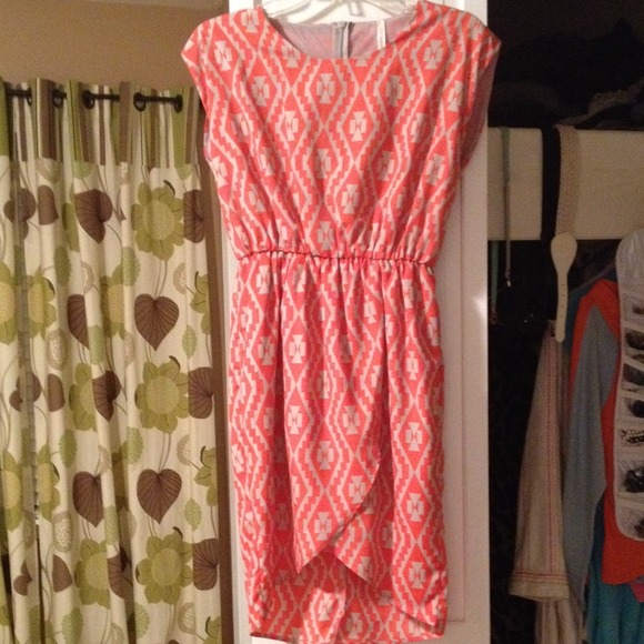 Beautiful tribal print dress!