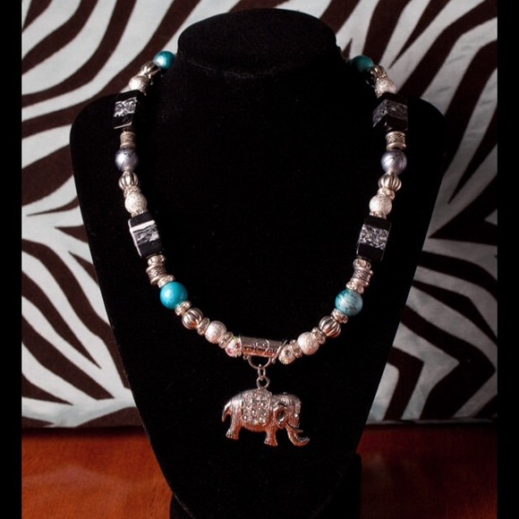 Glass and crystal beaded Necklace elephant pendant