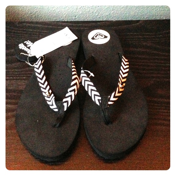Chevron Roxy sandals💕