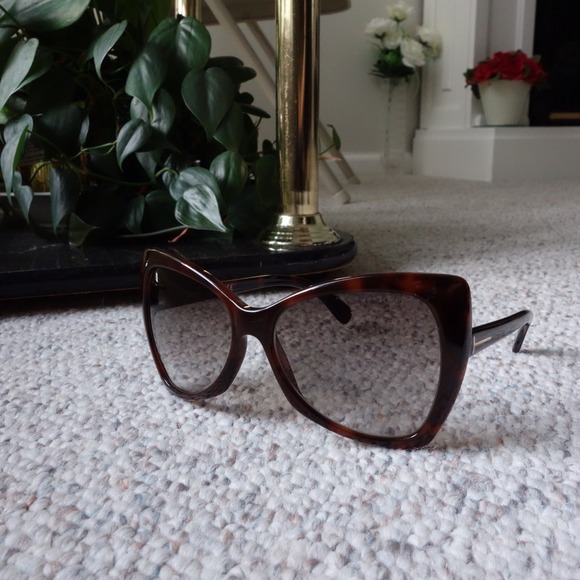 ⛔️SOLD⛔️Authentic Tom Ford Nico Sunglasses
