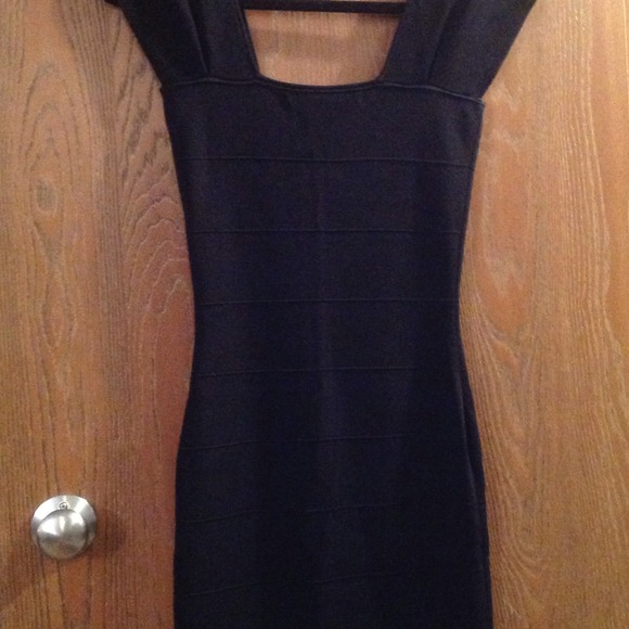 Versatile Little Black Dress - Picture 4 of 4
