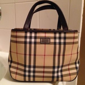 Genuine Burberry small Nova Check