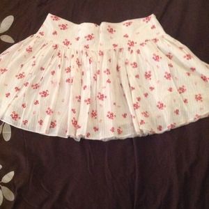 Floral Skirt. NWOT.
