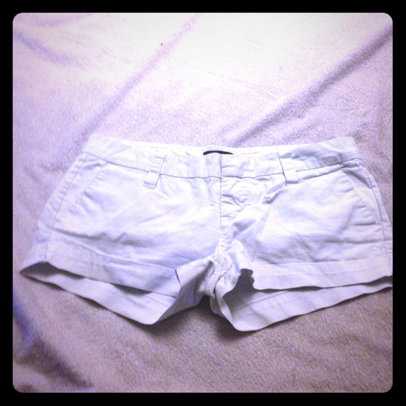 ⭐WHITE SHORTS⭐2 TUNIC BUNDLE⭐️