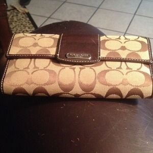 AUTHENTIC COACH CHECK BOOK WALLET