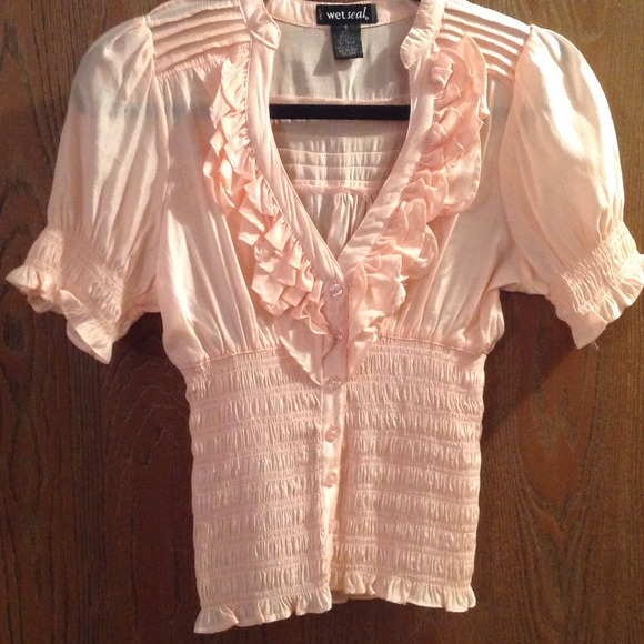 SOLD Cute Pale Pink Blouse Top. NWOT. - Picture 1 of 4