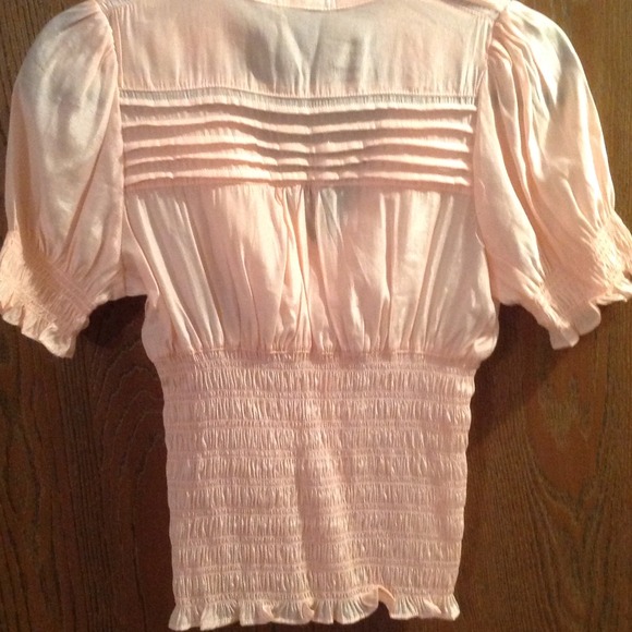 SOLD Cute Pale Pink Blouse Top. NWOT. - Picture 3 of 4