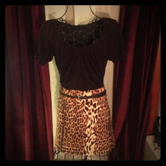 Forever 21 fierce leopard pencil skirt