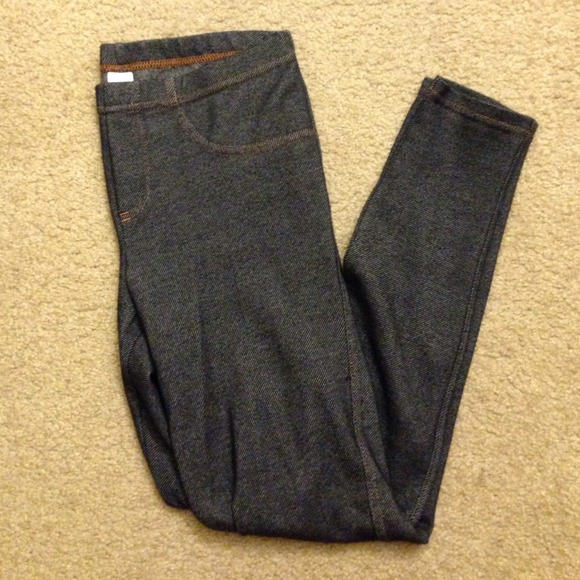 🚫SOLD IN BUNDLE🚫 jean-like leggings