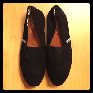 TOMS! Size 8