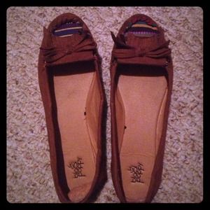 Brown beaded mocassin flats