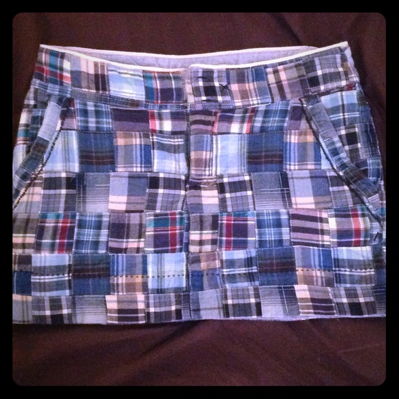 Adorable Plaid Mini. Like New. - Picture 1 of 4