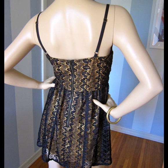 Black lace layered over gold dress - Picture 3 of 4
