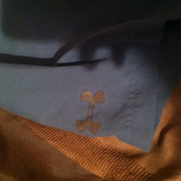 Under armor men's swim shirts - Picture 3 of 4