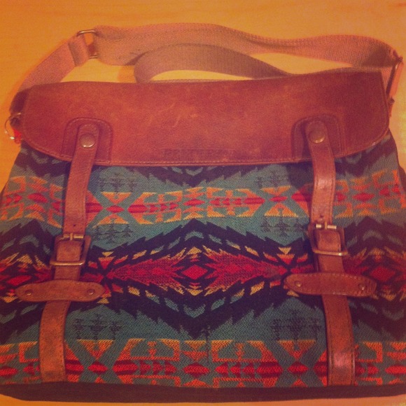 🎉REDUCED🎉 Authentic Pendleton tribal print bag