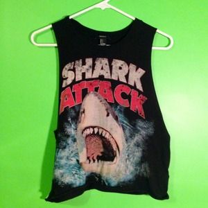 Black shark attack crop tank