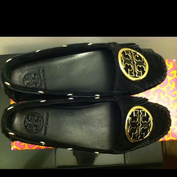 SOLD AUTHENTIC Tory Burch Moccassins - new w box