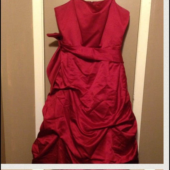 Beautiful gown!! Worn once!