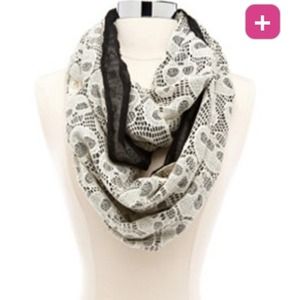 SKULL CROCHET INFINITY SCARF