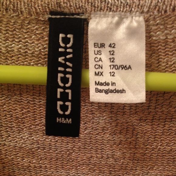 *SOLD* Light sweater - Picture 2 of 2