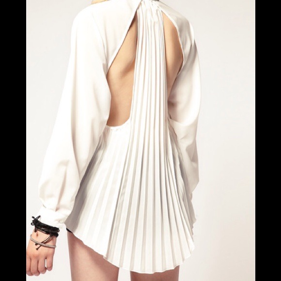 Stylestalker Tops - Open back pleated top, size 6, worn once. Sold