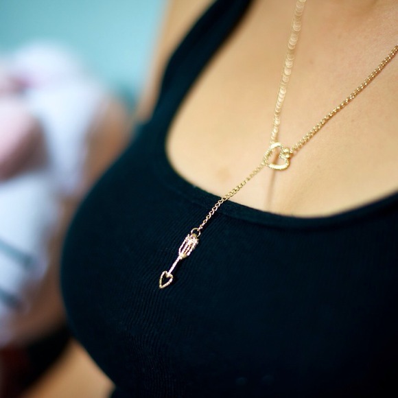 ❌SOLD❌🎉HP 11/7🎉 - Arrow of LOVE lariat necklace - Picture 3 of 4