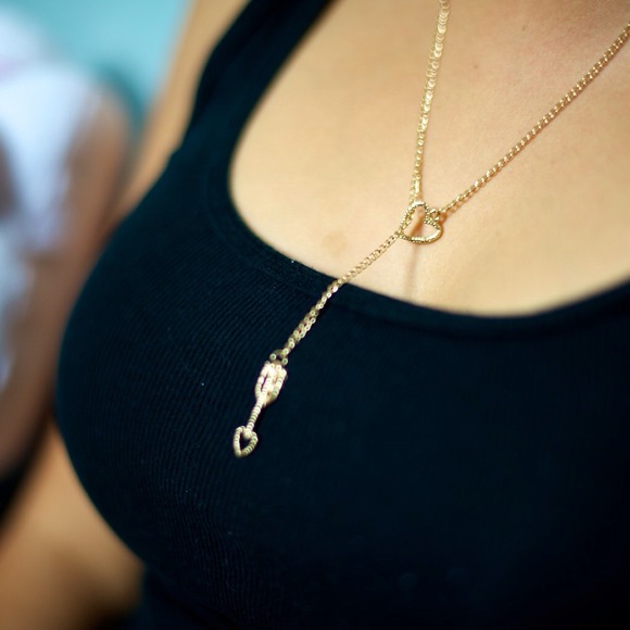 ❌SOLD❌🎉HP 11/7🎉 - Arrow of LOVE lariat necklace - Picture 4 of 4