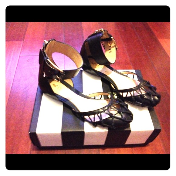 🔻REDUCED!!🔻L.A.M.B "ferris women's flat"