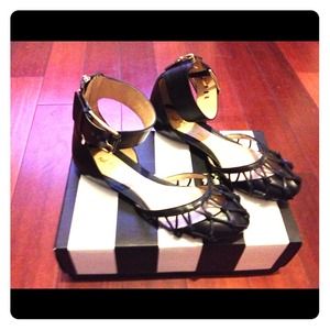 🔻REDUCED!!🔻L.A.M.B "ferris women's flat"