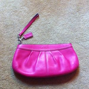 ❗Reduced❗Large Coach Wristlet/clutch