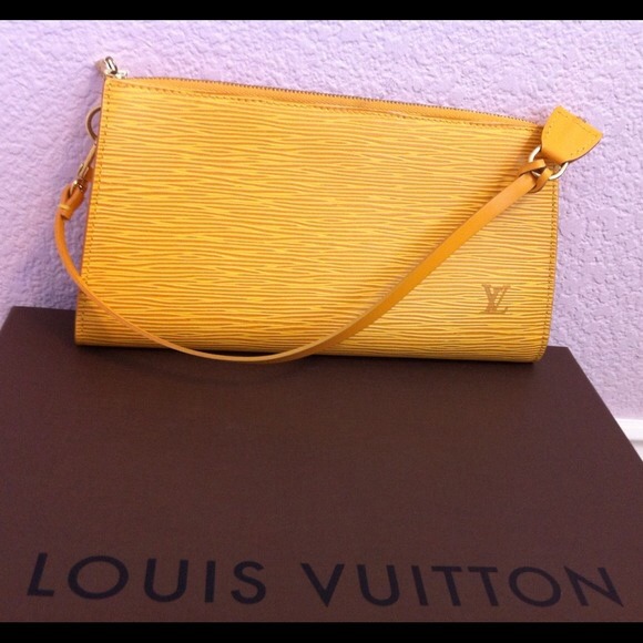Authentic Epi LV Pochette