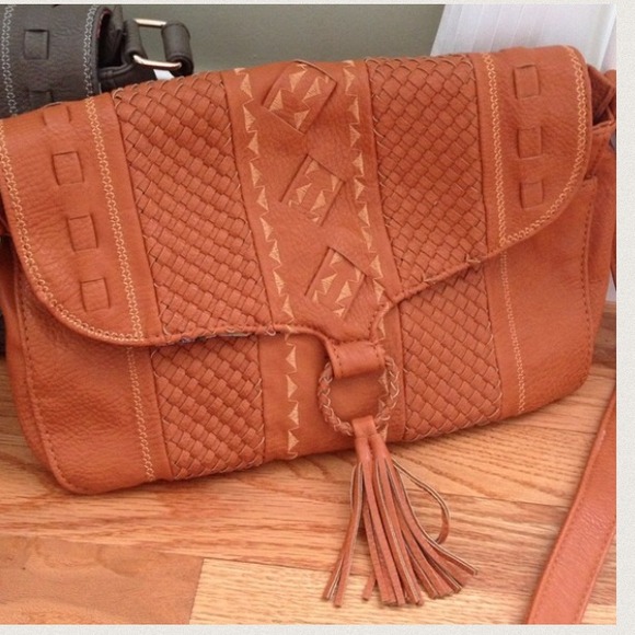 Street Level Handbags - Woven Tassel Bag