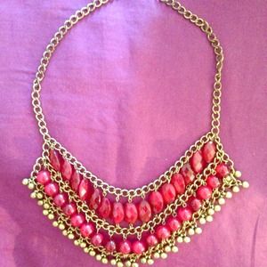 Gorgeous statement necklace