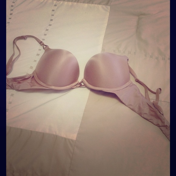 SOLD ****Victoria's Secret miraculous bra 32 B