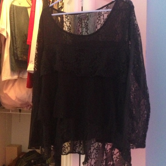 Tops - Black top with lace