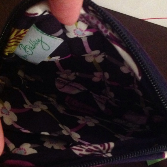 SOLD NWT Vera Bradley Tech Case Floral Nightingale - Picture 2 of 3