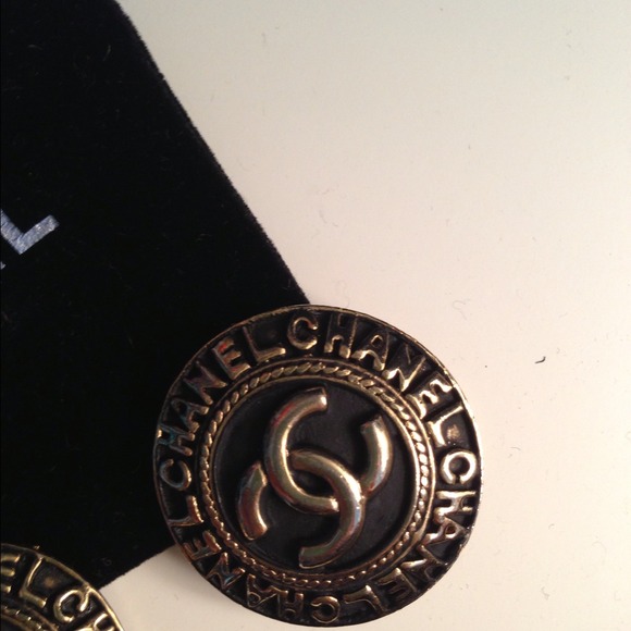 Vintage Chanel earrings - Picture 3 of 4