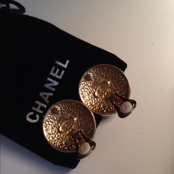 Vintage Chanel earrings - Picture 4 of 4