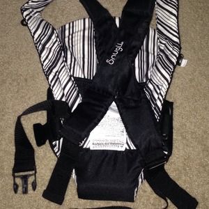 🍼Brand NEW Snugli. Carry your baby close to you🍼