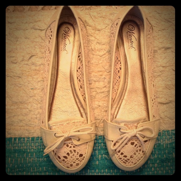 Wanted Cream Crochet Flats