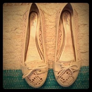 Wanted Cream Crochet Flats
