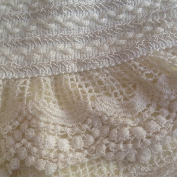 Cream Crochet Lace Shorts - Picture 4 of 4