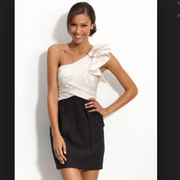 Max & Cleo Dresses & Skirts - One shoulder dress