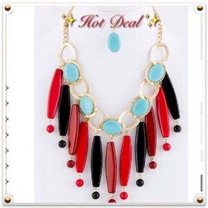 ✨Work it✨ Necklace set