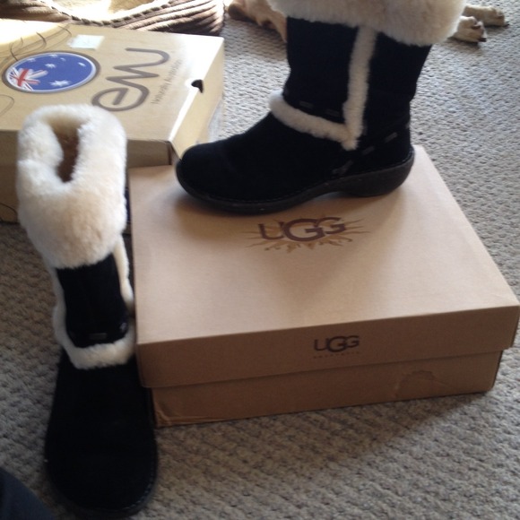 Black winter uggs