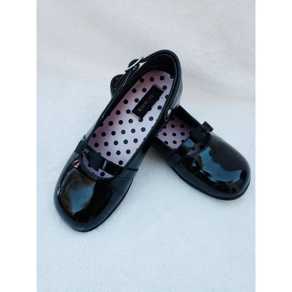 Black Shoes