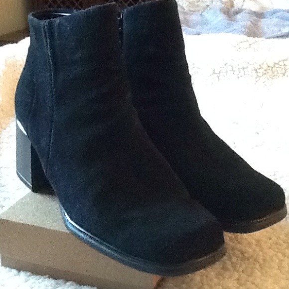 Black real suede leather white mountain booties