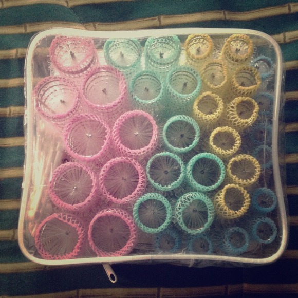 🎀 ✨TRADED ✨🎀 Conair hair rollers & pins